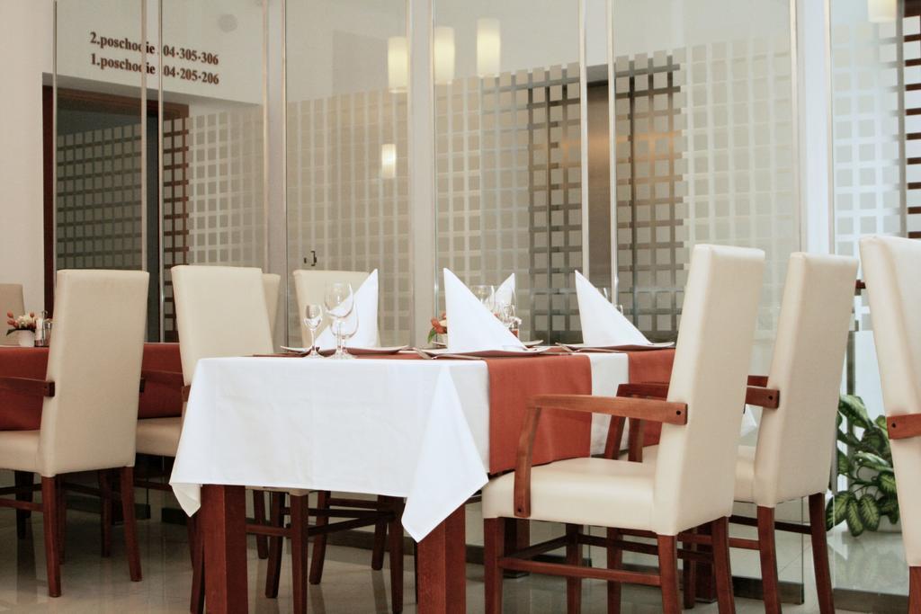 Garni Hotel Praha Тренчианске-Теплице Экстерьер фото