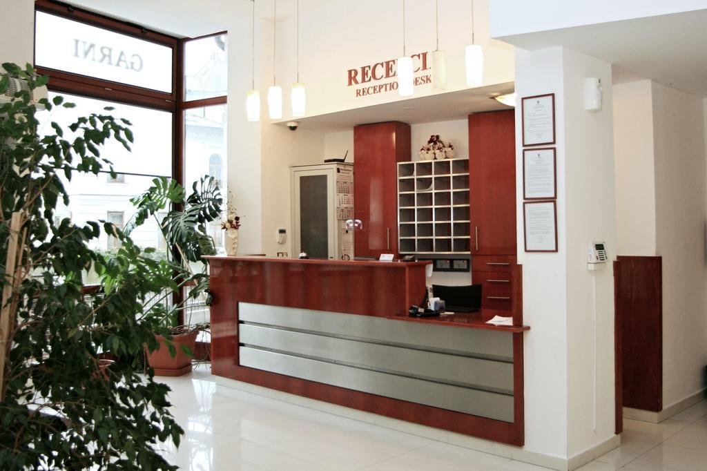 Garni Hotel Praha Тренчианске-Теплице Экстерьер фото