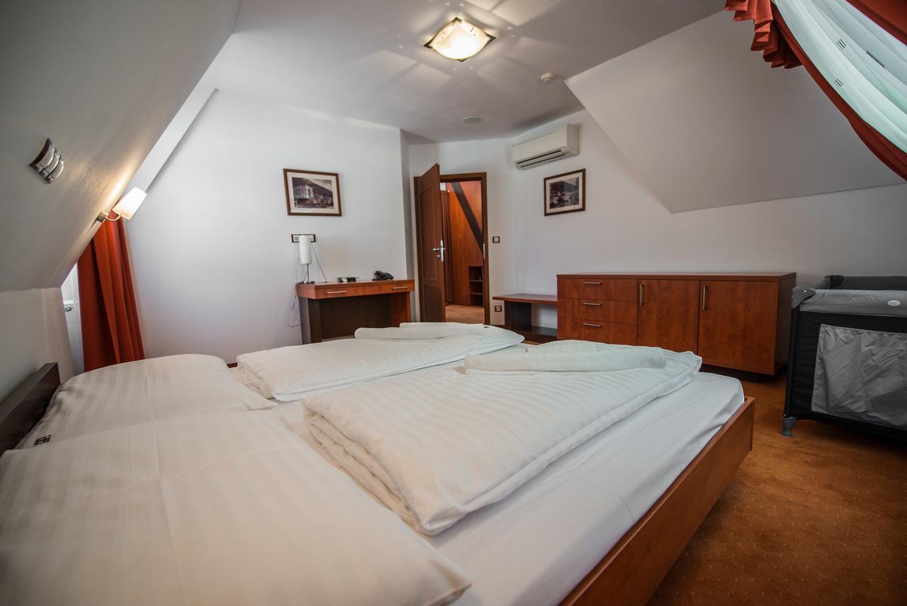 Garni Hotel Praha Тренчианске-Теплице Экстерьер фото