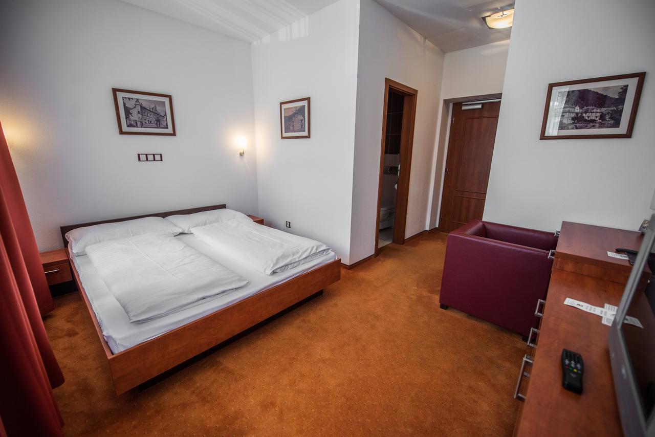 Garni Hotel Praha Тренчианске-Теплице Экстерьер фото