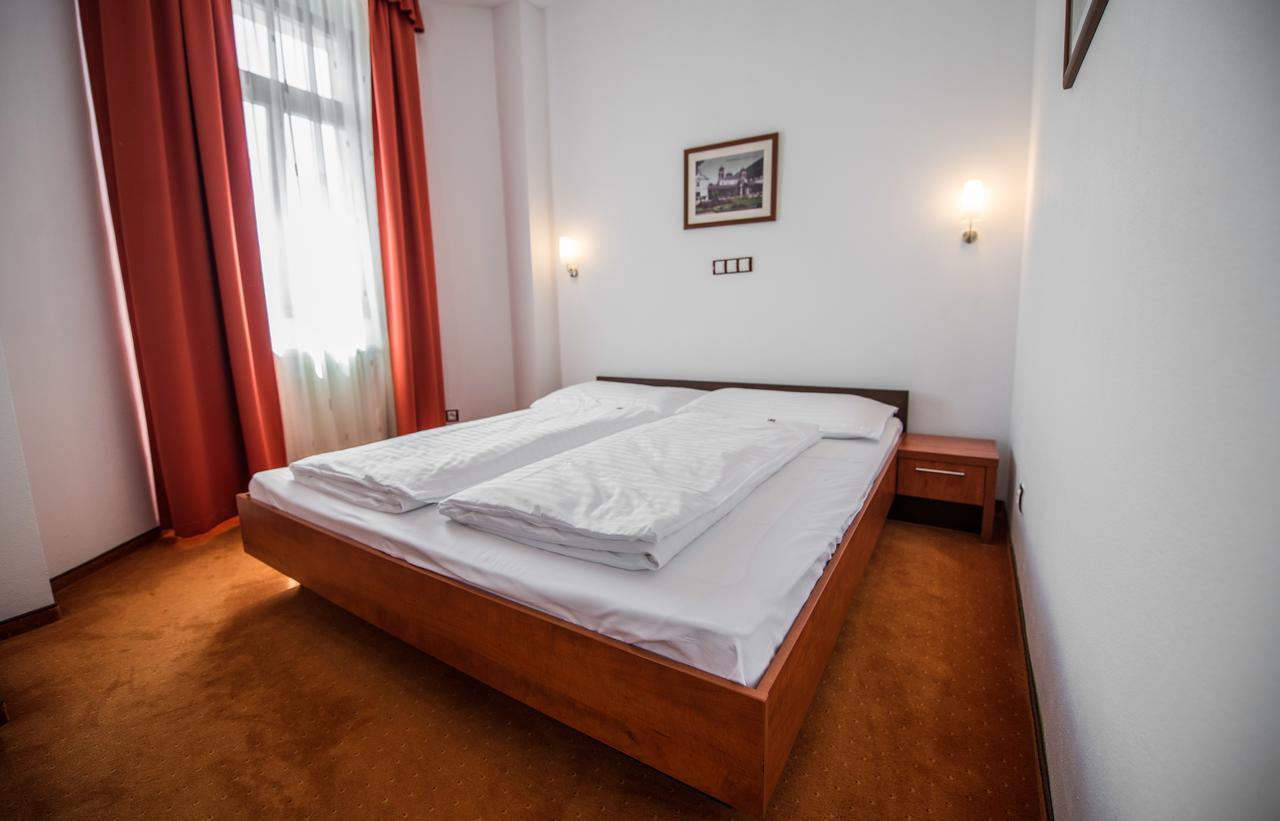 Garni Hotel Praha Тренчианске-Теплице Экстерьер фото