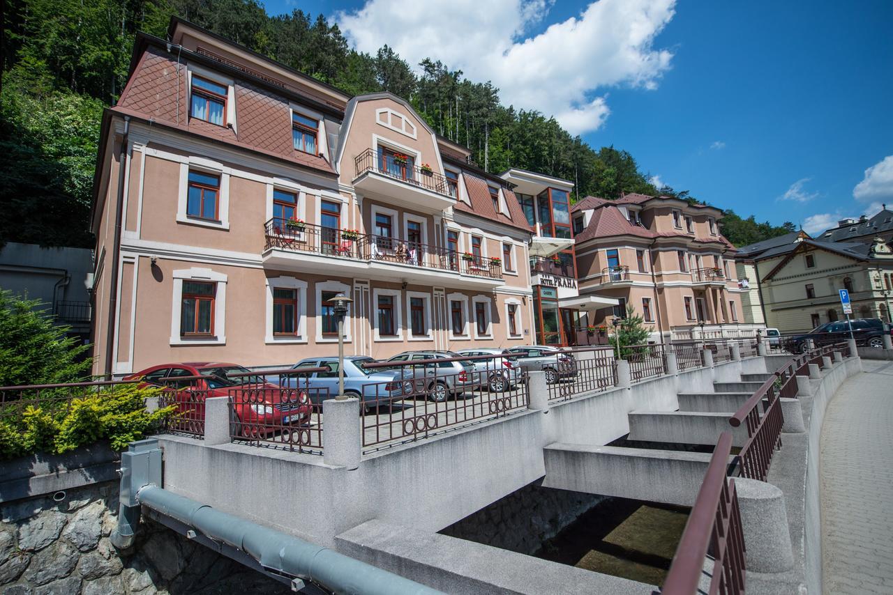 Garni Hotel Praha Тренчианске-Теплице Экстерьер фото