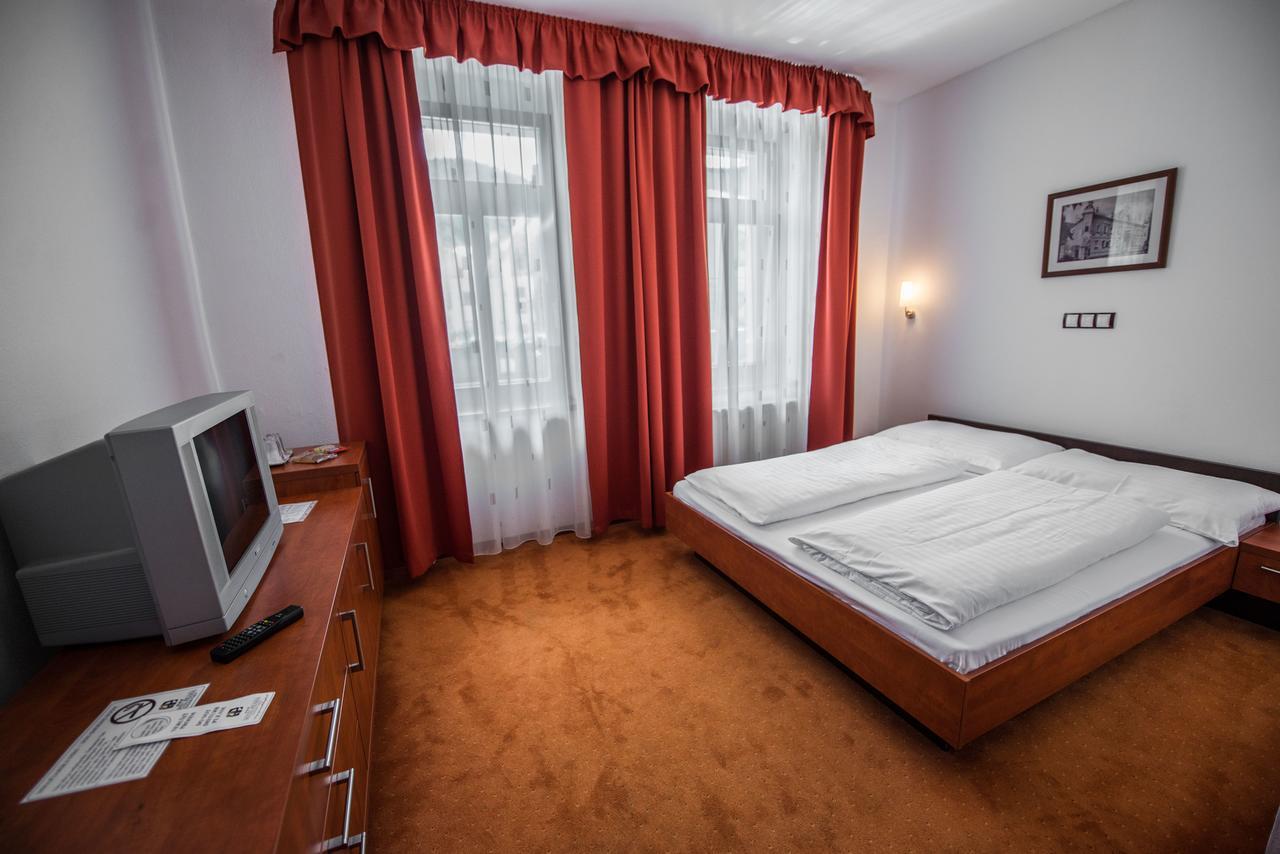 Garni Hotel Praha Тренчианске-Теплице Экстерьер фото