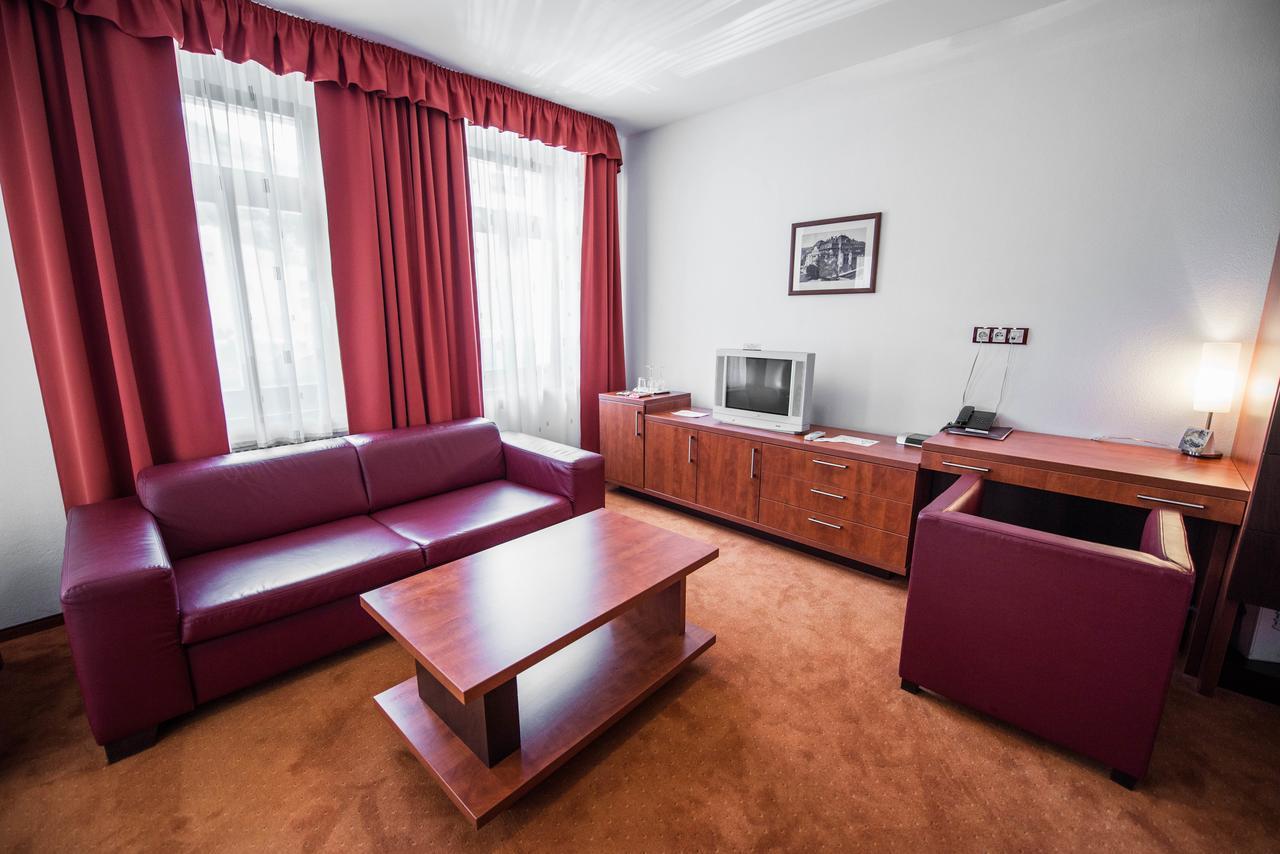 Garni Hotel Praha Тренчианске-Теплице Экстерьер фото