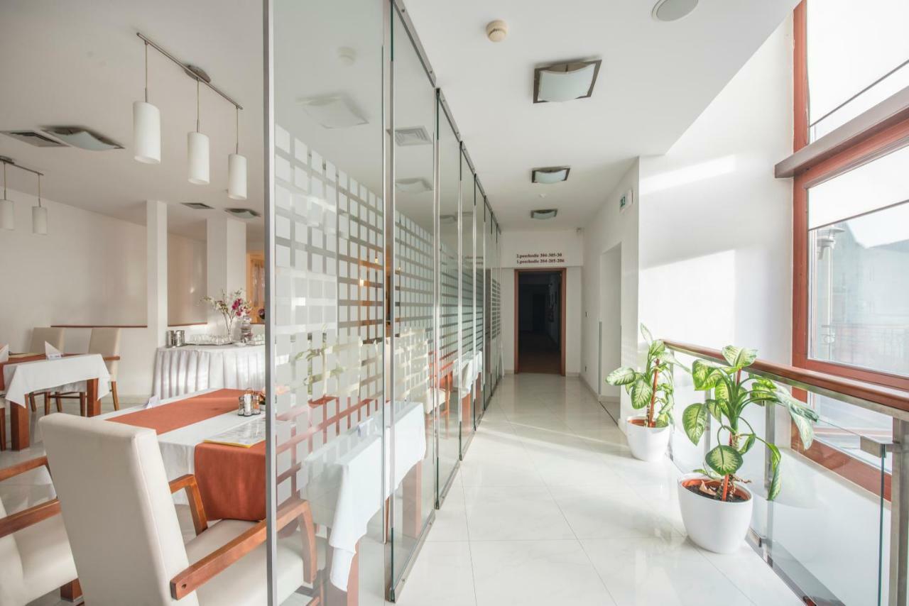 Garni Hotel Praha Тренчианске-Теплице Экстерьер фото